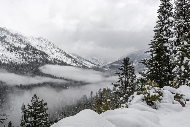 mountains-801874_640